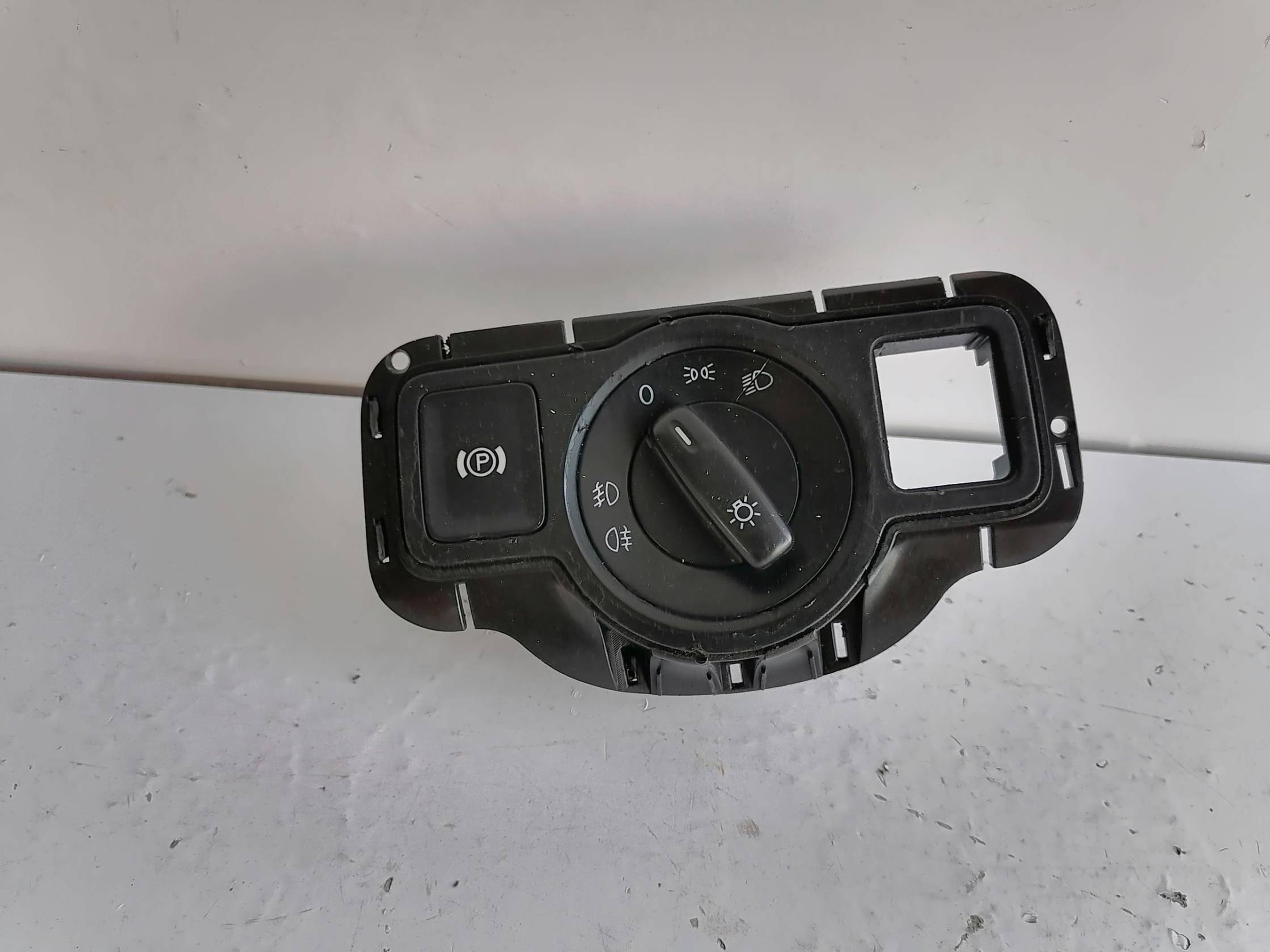 Interruttore blocco comando luci